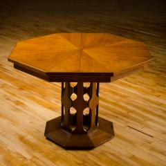 An American Walter Wabash dining room table with three original leaves - 1739175
