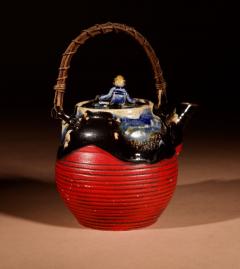 An Amusing Sumida Gawa Japanese Teapot Meiji period Circa 1910  - 3327893