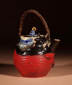 An Amusing Sumida Gawa Japanese Teapot Meiji period Circa 1910  - 3327896