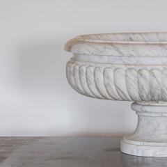 An Early 18th Century White Marble Wine Cooler of Grand Proportions - 3104028