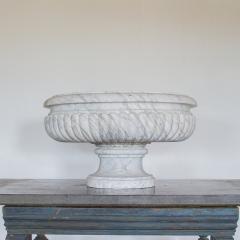 An Early 18th Century White Marble Wine Cooler of Grand Proportions - 3104036