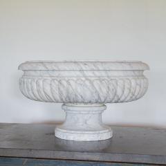 An Early 18th Century White Marble Wine Cooler of Grand Proportions - 3104038