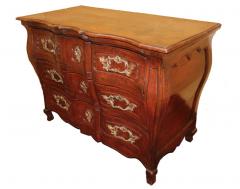 An Elegant 18th Century French Louis XV Walnut Commode - 3620690