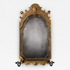 An Exceptional English Example of an Antique Queen Anne Period Gilded Mirror - 1280042