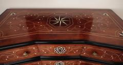 An Italian Walnut Marquetry Chest of Drawers circa 1690 - 4391616