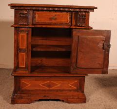 An Italian Walnut Oratory 17th Century - 3163444
