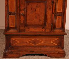 An Italian Walnut Oratory 17th Century - 3163447