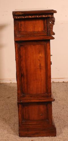 An Italian Walnut Oratory 17th Century - 3163451