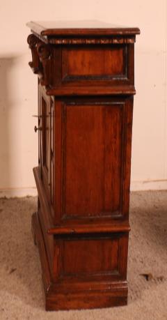 An Italian Walnut Oratory 17th Century - 3163453