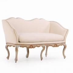 An Italian painted and carved settee 18th C in recent fabric  - 4234561