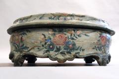 An Oval Floral Decorated Blue Lacquer Box with Female Figures on the Center Top - 268852