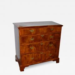 An Understated 18th Century Tiger Stripe Walnut Queen Anne Chest of Drawers - 3527720