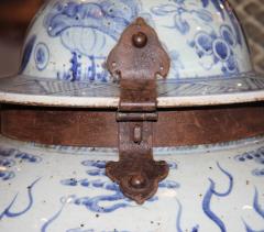 An Unusual Pair of 19th Century Chinese Export Hand Painted Porcelain Jars - 3215574