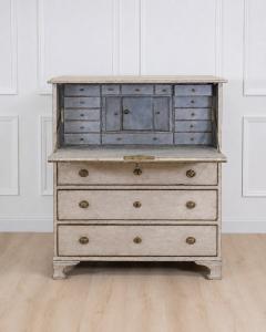 An antique Swedish bureau in antique white - 4758072
