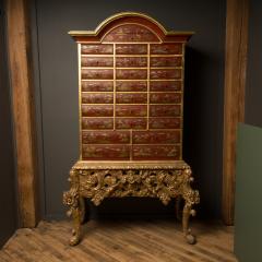 An antique chinoiserie lacquer storage cabinet on carved giltwood stand - 2033484