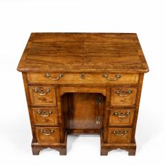 An early George III walnut kneehole desk - 2329018