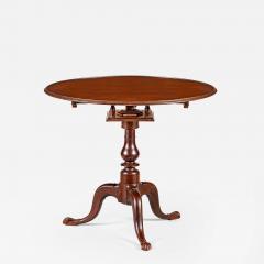 An early Philadelphia area walnut tea table - 1666097