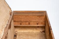 An early Philadelphia chest possibly by James Bartram - 1664337