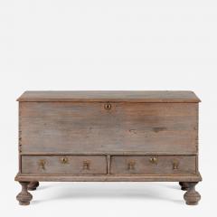 An early Philadelphia chest possibly by James Bartram - 1666090