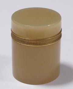 An elegant French opaline trinket jar with gilt bronze mounts - 995522