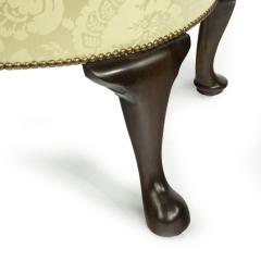 An elegant George I walnut wing armchair - 3156584