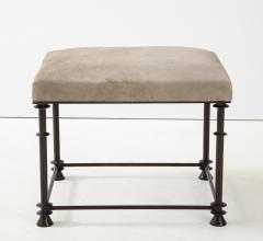 An elegant bronze stool covered with nubuck retourn  - 1578122