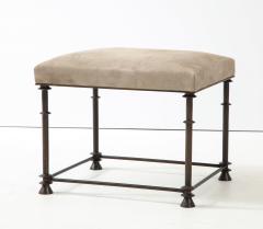 An elegant bronze stool covered with nubuck retourn  - 1578127