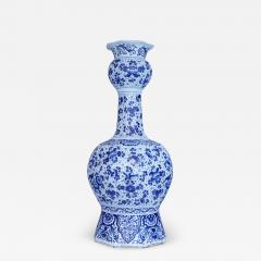 An impressive early 18th century Dutch Delft vase - 4569658