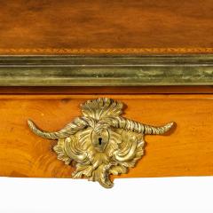 An outstanding Louis XV style mahogany bureau plat - 2403141