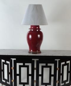 An oxblood vase table lamp on wooden base circa 1970s - 2170114