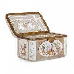 Antique Bohemian glass box decorated in Chinoiserie style - 3543086
