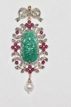 Antique Carved Chrysoprase Pendant Diamonds Rubies Pearl 18 Karat Gold - 3448903