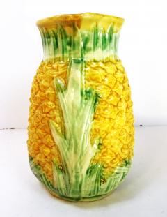 https://cdn.incollect.com/sites/default/files/thumb/Antique-English-Majolica-Pineapple-Pitcher-19th-Century-534372-2444682.jpg