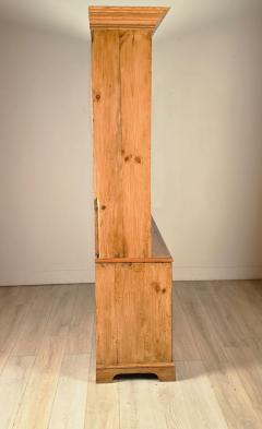 Antique English Pine Breakfront Bookcase - 4814496