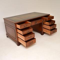 Antique Georgian Style Pedestal Desk - 3249849