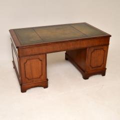 Antique Georgian Style Pedestal Desk - 3249852