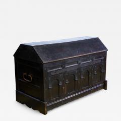 Antique Hand Carved English Trunk in the Mannerist Style - 3132437