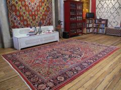 Antique Heriz Carpet with Gentle Wear - 192059