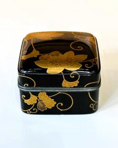 Antique Japanese Lacquered Incense Box Kobako in Kodaiji Style - 3348559