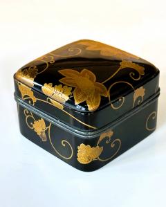 Antique Japanese Lacquered Incense Box Kobako in Kodaiji Style - 3348560