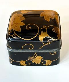 Antique Japanese Lacquered Incense Box Kobako in Kodaiji Style - 3348561