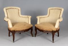 Antique Pair French Walnut Berg re Chairs - 3233094