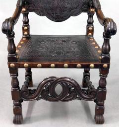 Antique Portugese Chair in Carved Wood and Embossed Leather - 273116