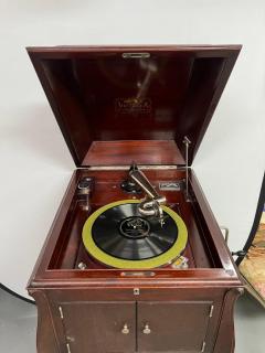 Antique VictorLA Model VV XI Phonograph in Queen Anne Style Mahogany Cabinet - 3300002