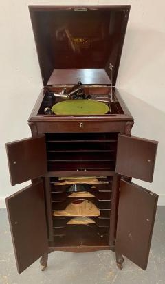 Antique VictorLA Model VV XI Phonograph in Queen Anne Style Mahogany Cabinet - 3300008