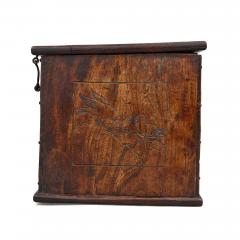 Antique oak engraved chest - 2424539