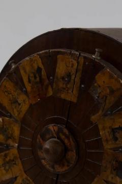 Antique wooden Roulette game wheel with applied figures - 3679838