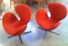 Arne Jacobsen A Pair of Vintage Danish Swan chairs Arne Jacobsen Fritz Hansen - 45817