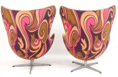 Arne Jacobsen A rare pair of Arne Jacobsen Egg chairs with ottoman for Fritz Hansen C 1973  - 4306620