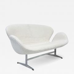 Arne Jacobsen Arne Jacobsen Fritz Hansen Swan Sofa Settee 1960s in Real Canadian Sheepskin - 3993500